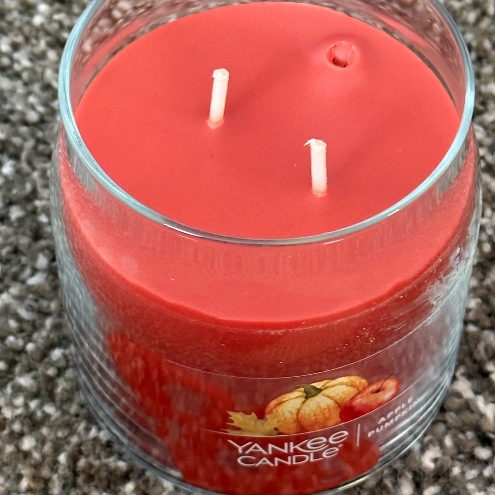 NEW. Yankee Candle Apple Pumpkin scented Candle. 13 oz. - Picture 12 of 13